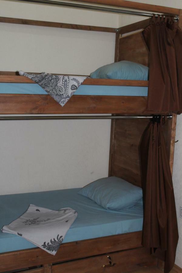 Capital Hostel Baky Esterno foto
