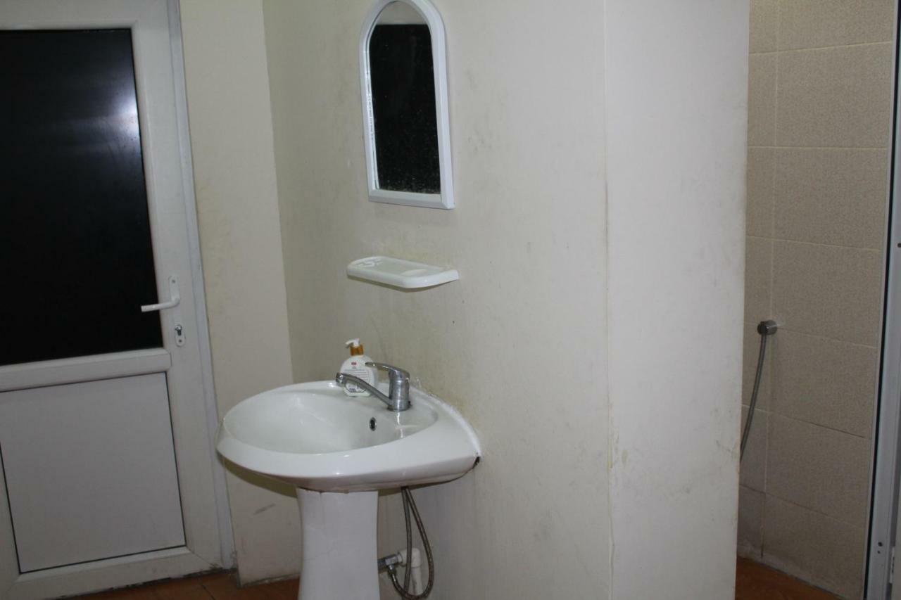 Capital Hostel Baky Esterno foto